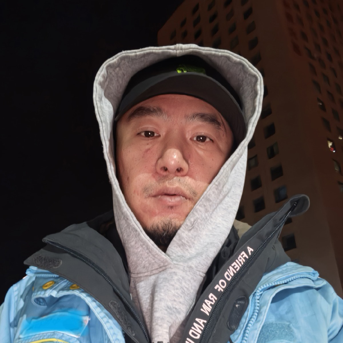 閗小武