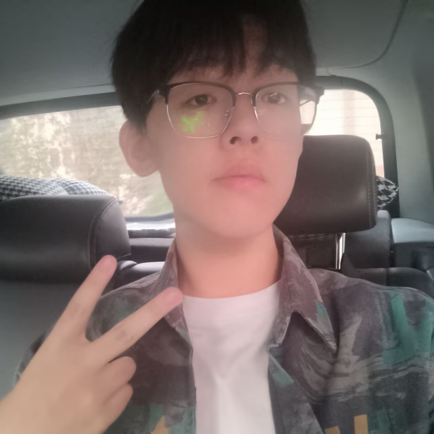 李摇耀